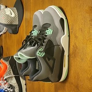 Jordan 4 "Green Glow"